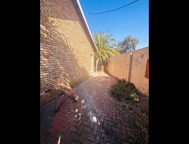 4 BEDROOM HOUSE FOR SALE IN BEDWORTH PARK